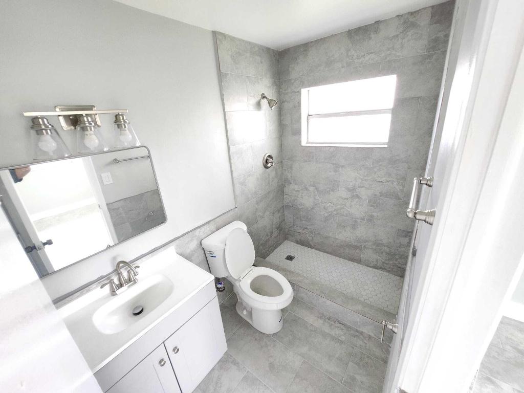 SILVER PALMS CONDO - Residential Lease