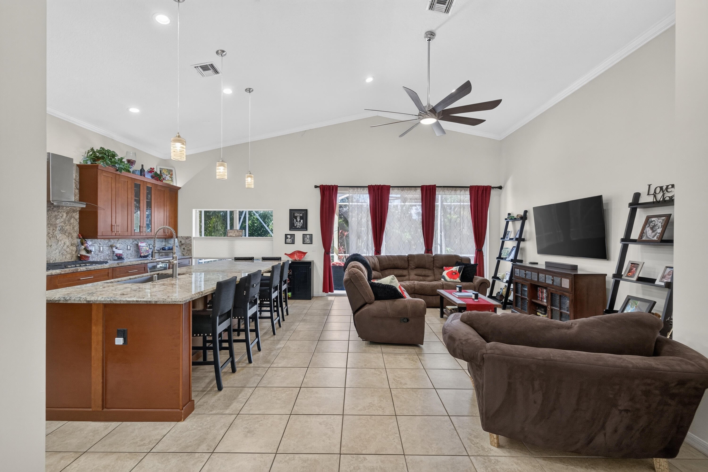 7213 SE Magellan Lane