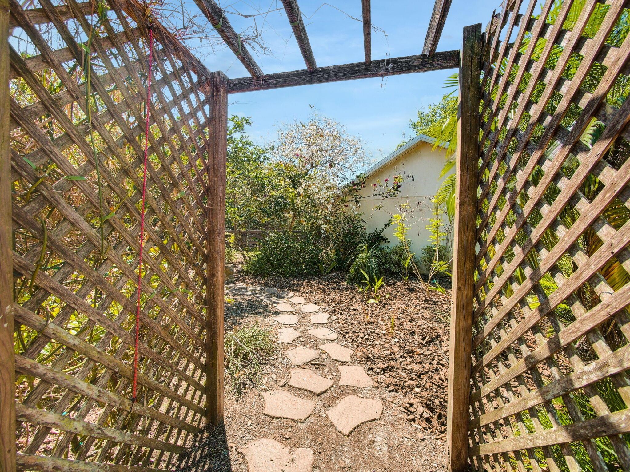 METES AND BOUNDS - Residential