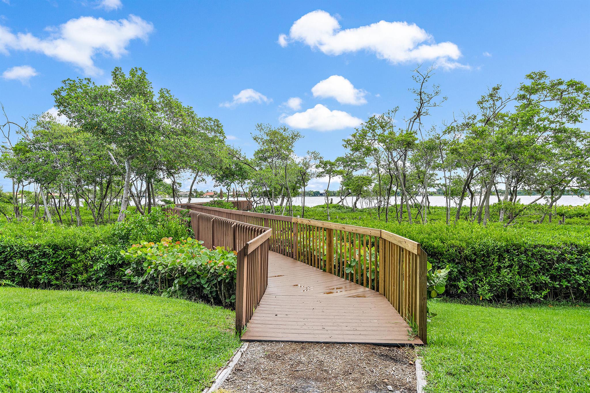 LAKESHORE NORTH - Residential Lease