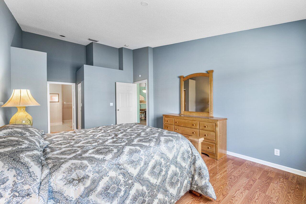 LAKESHORE NORTH - Residential Lease