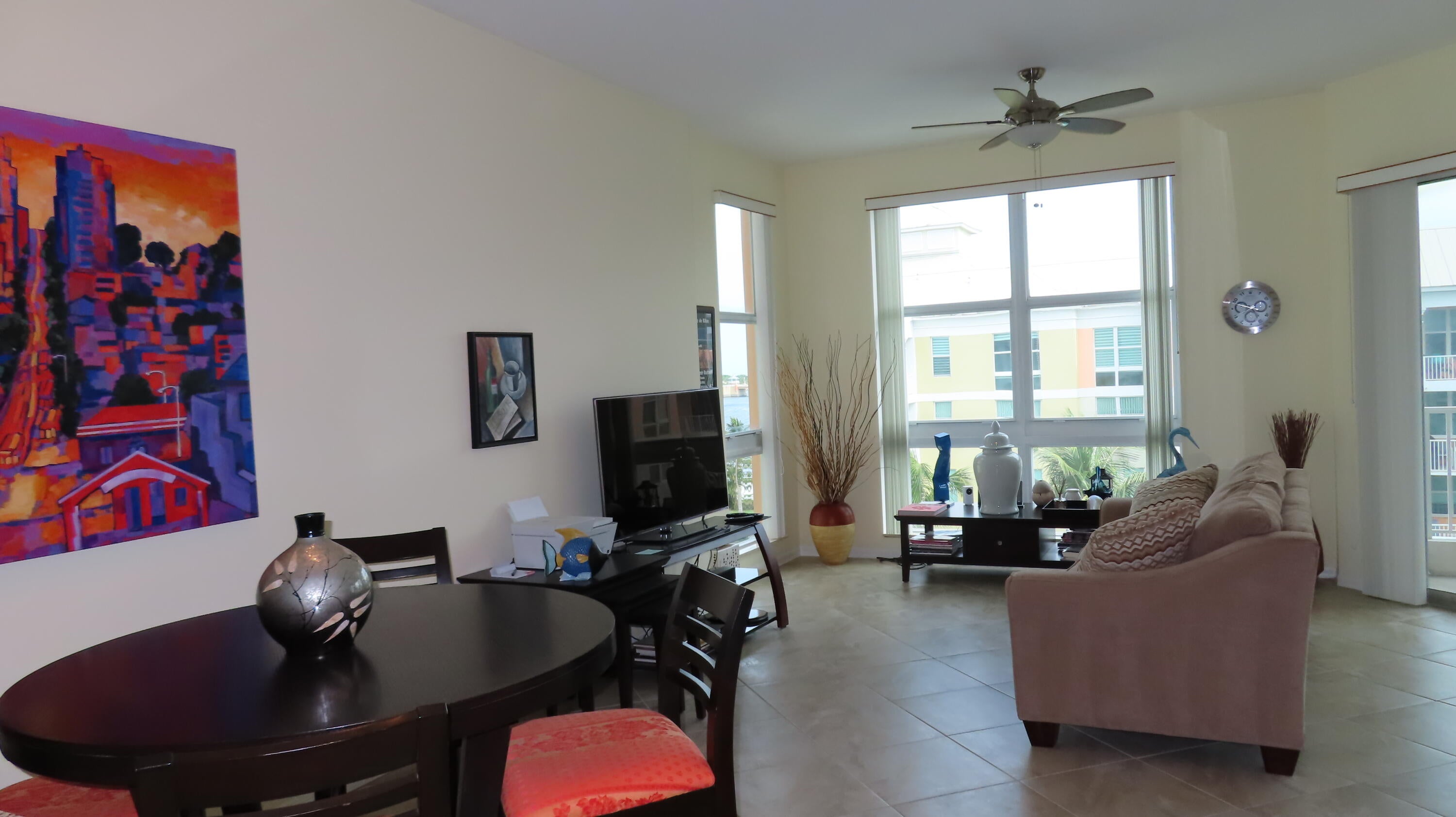 806 E WINDWARD Way 604