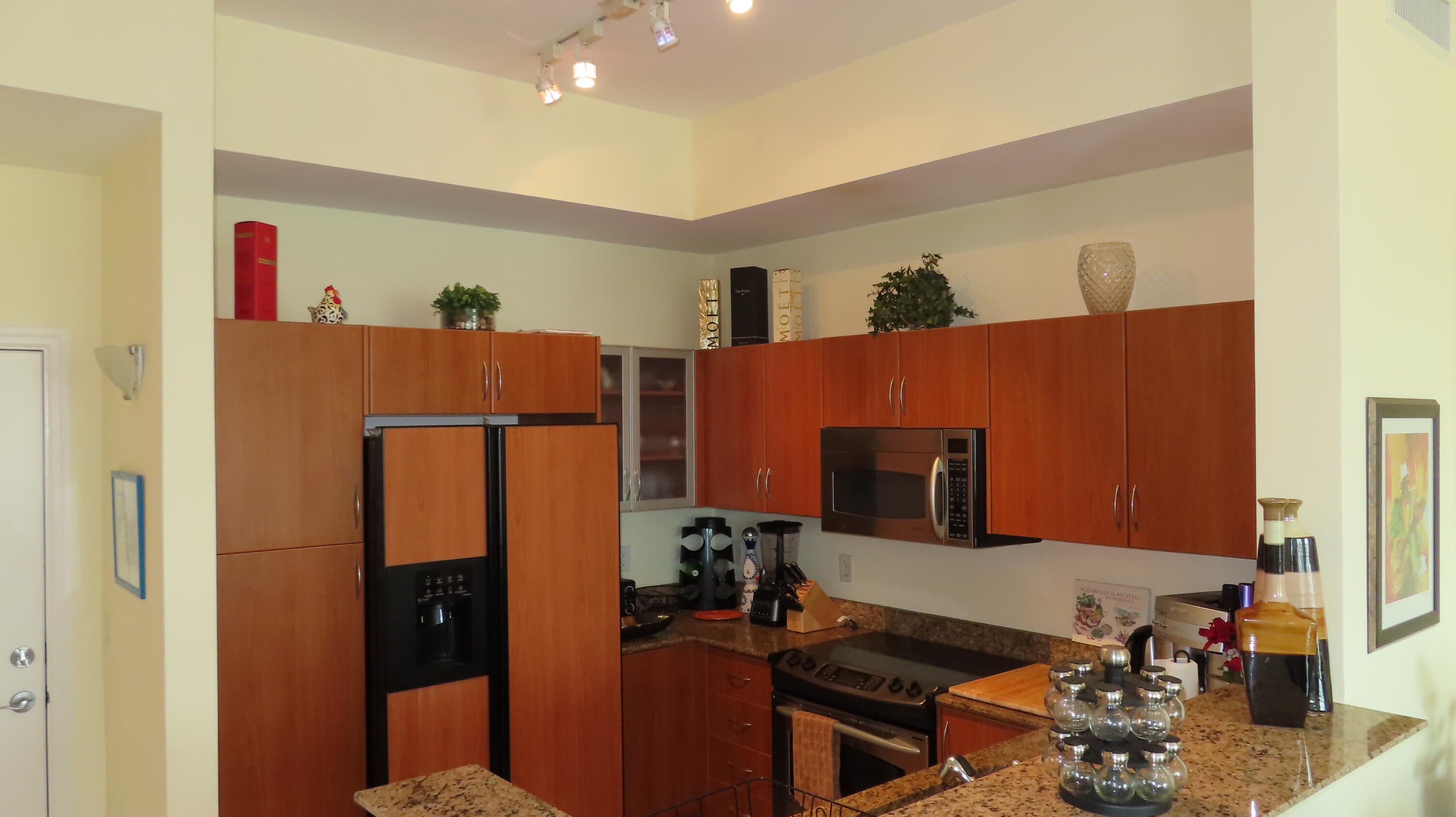 806 E WINDWARD Way 604