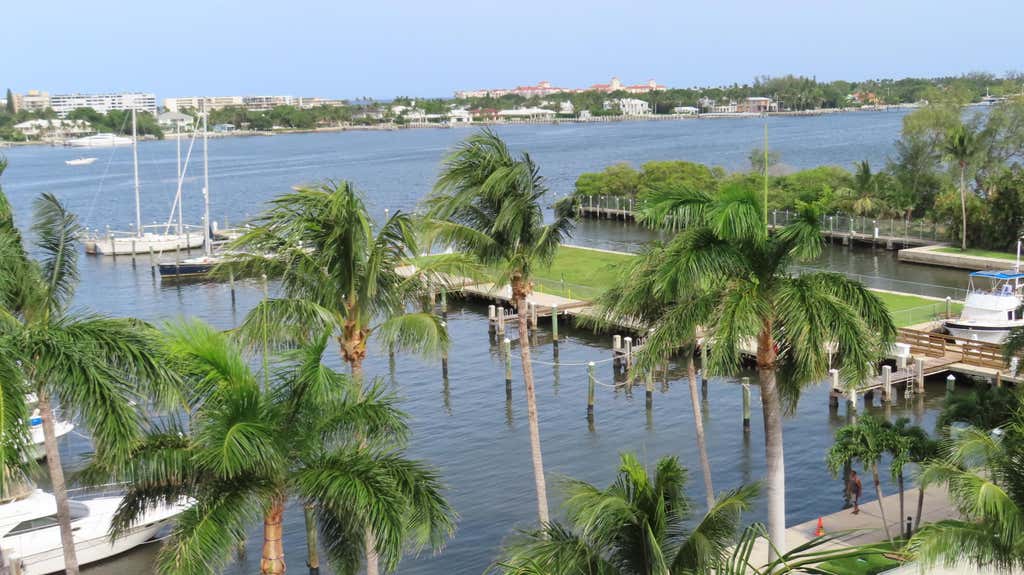 Photo of 806 E WINDWARD Way #604, Lantana, FL 33462 (MLS # B26067210)