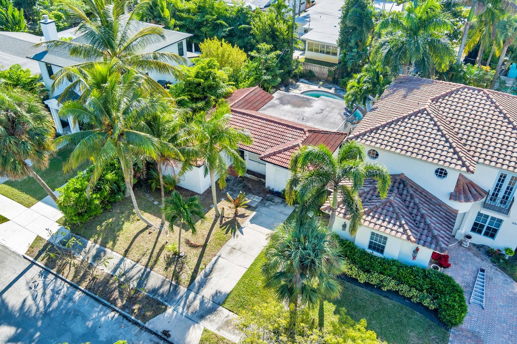 Photo of 244 31st Street, West Palm Beach, FL 33407 (MLS # B26044555)