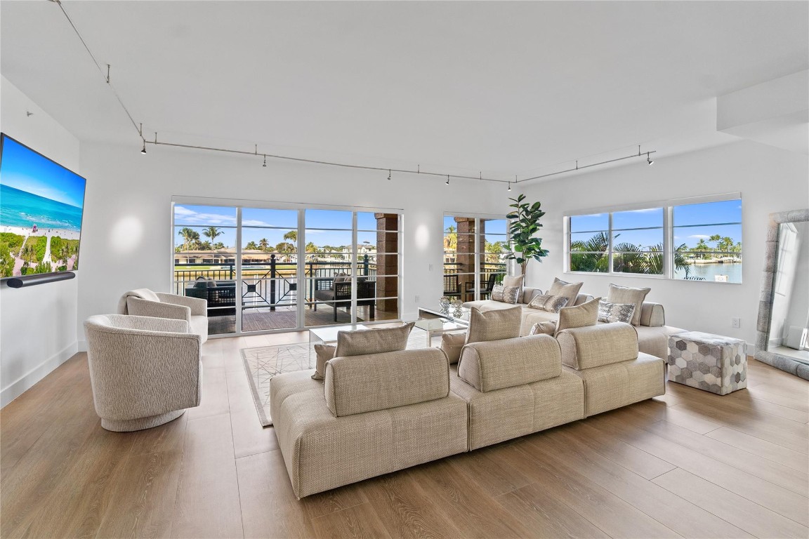 1230 Hillsboro Mile 107