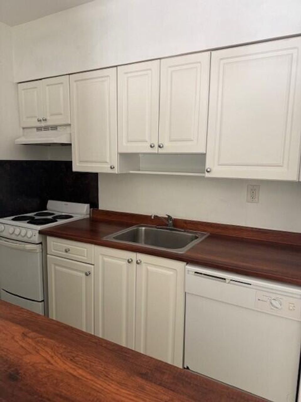 Photo of 1911 NE 8th Court #118, Fort Lauderdale, FL 33304 (MLS # B26020061)