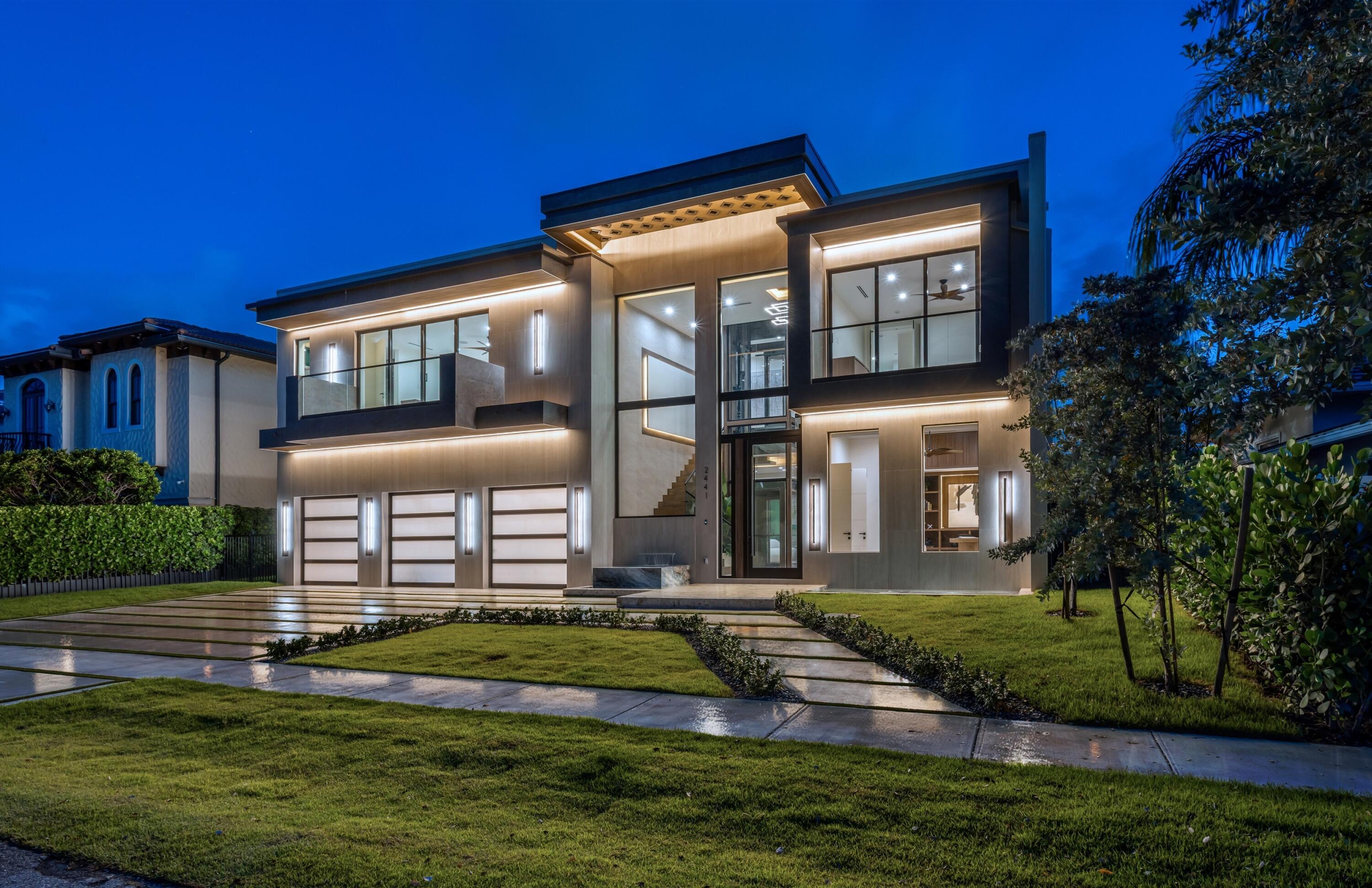 2441 NE 48th Court