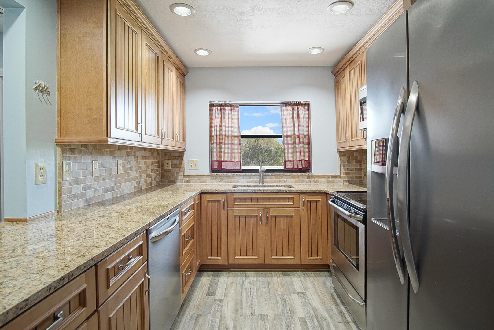 HANSONS LANDING CONDO - Residential