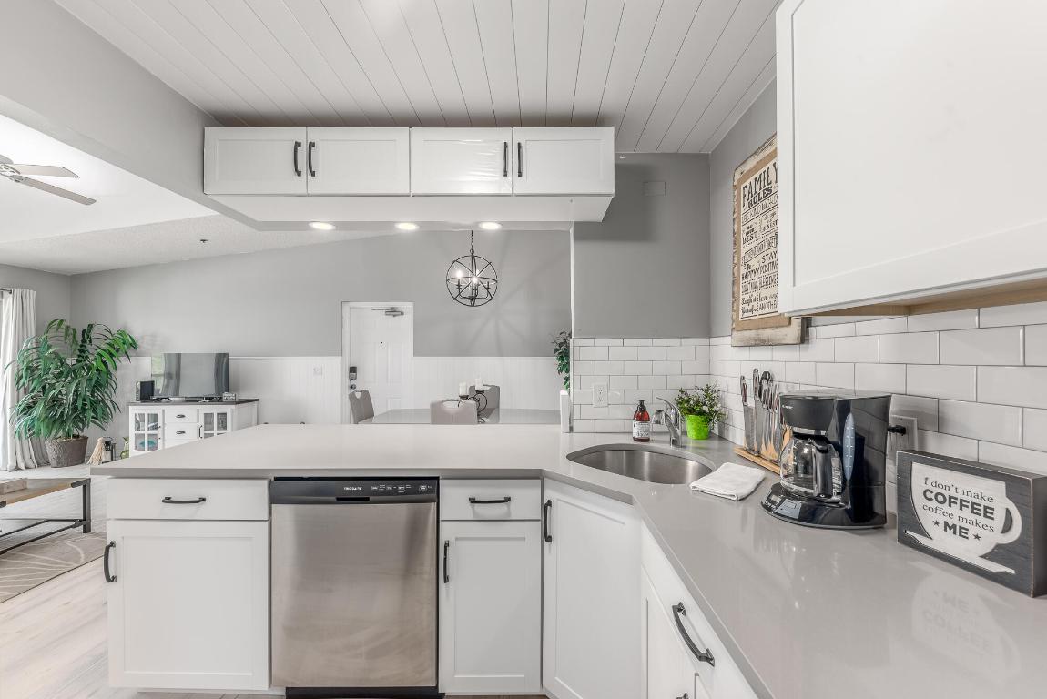 JENSEN BEACH CLUB CONDO - Residential