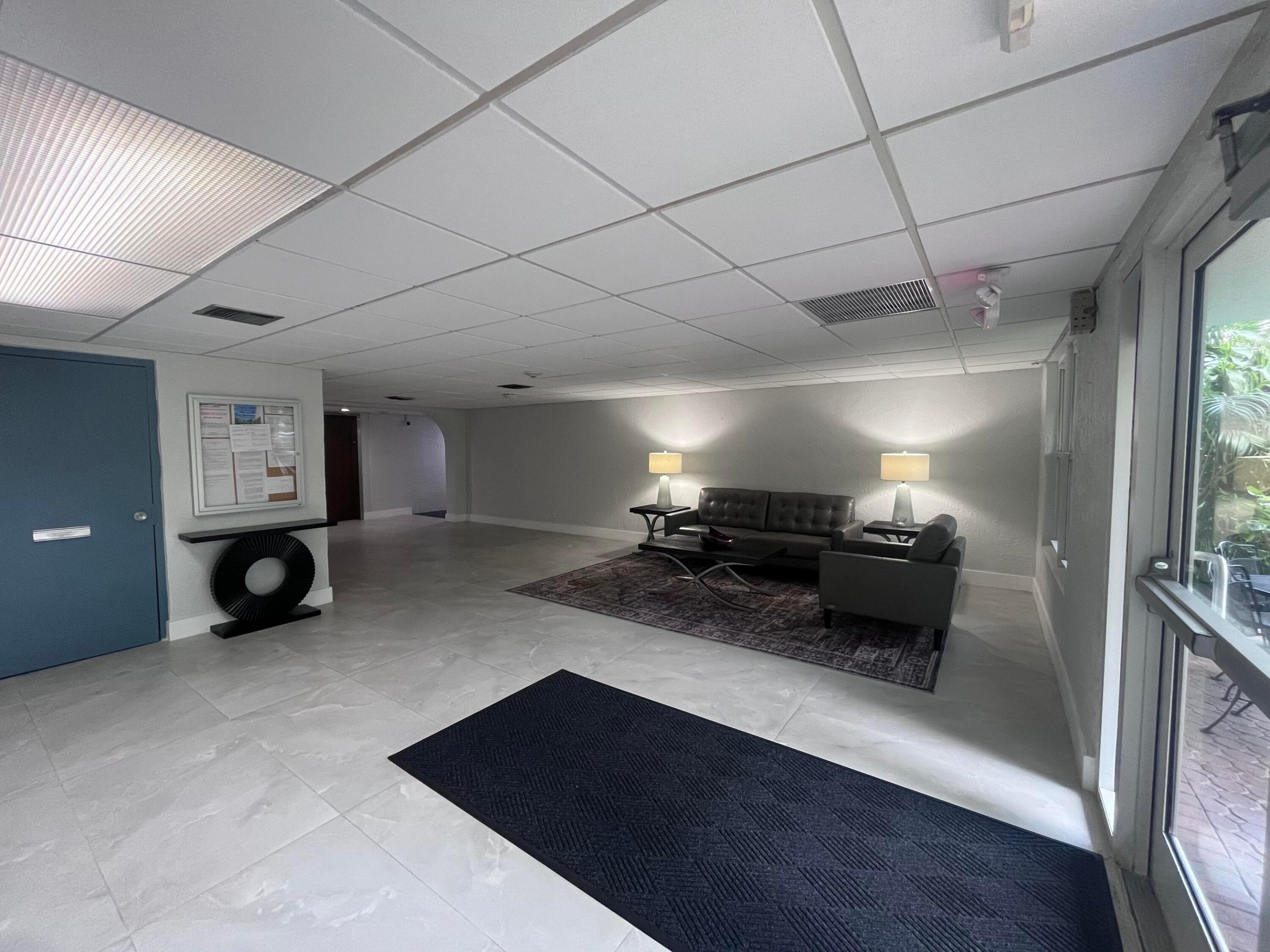 RIVER MANOR - Residential