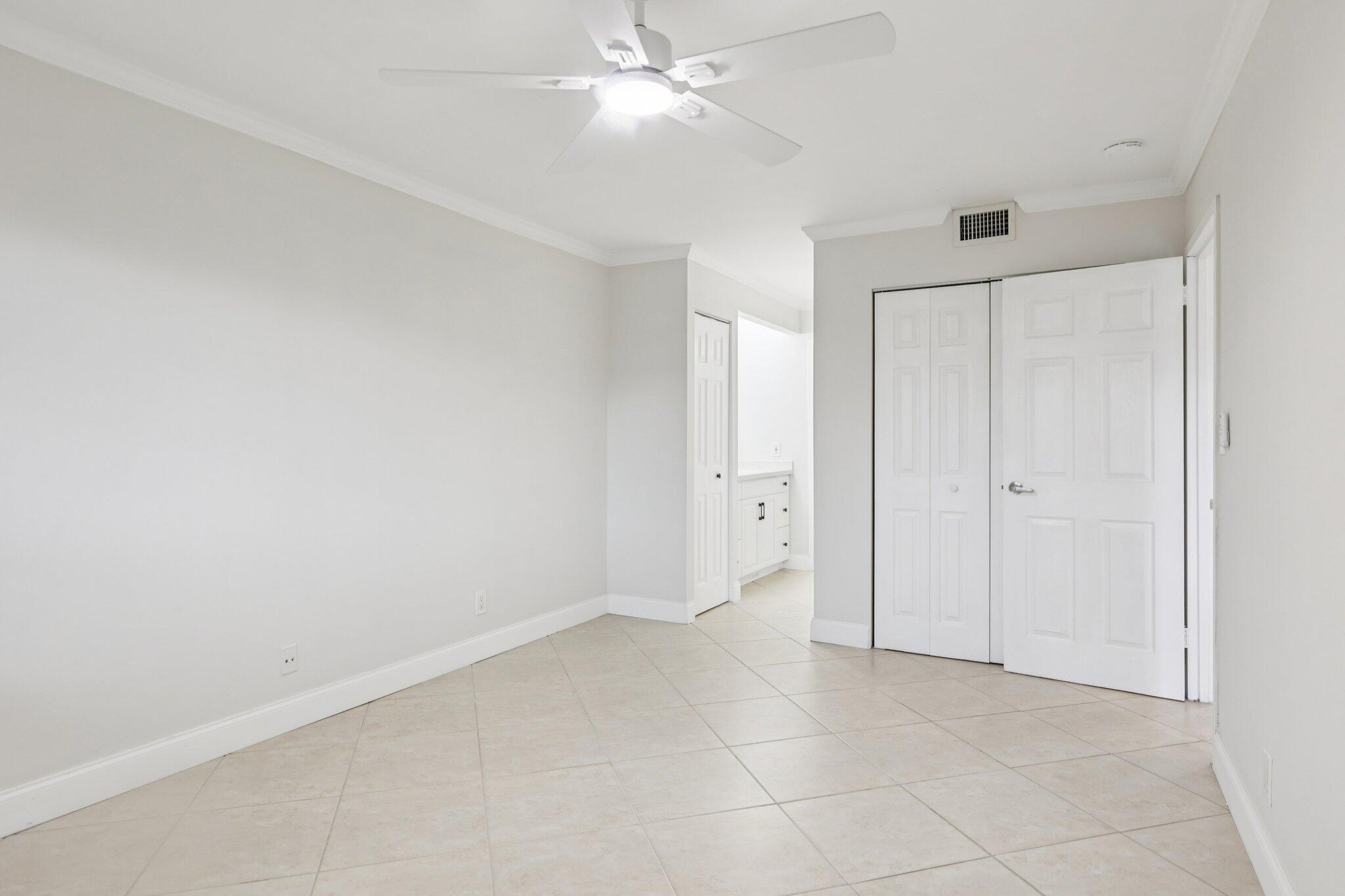 RIVER MANOR - Residential