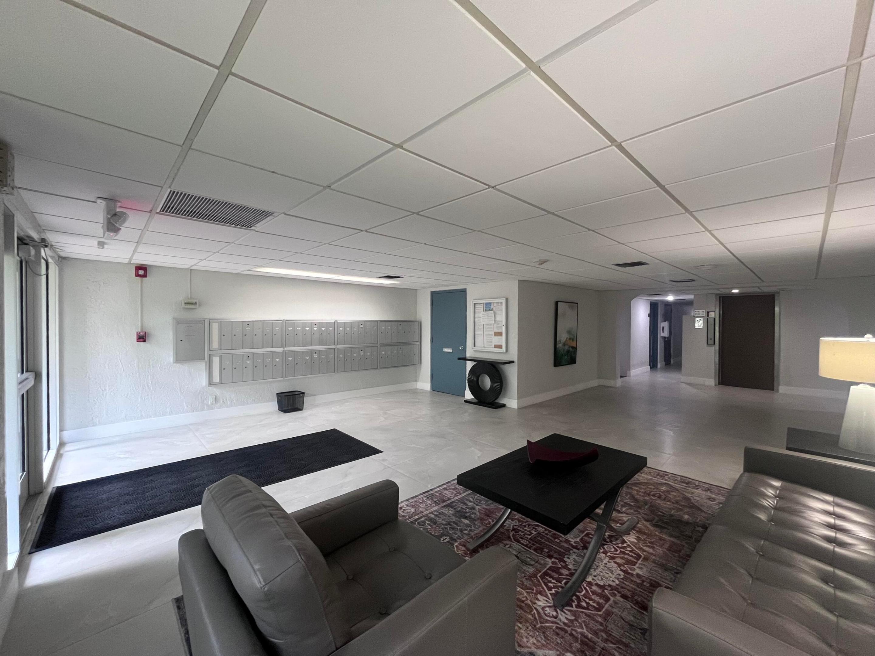 RIVER MANOR - Residential