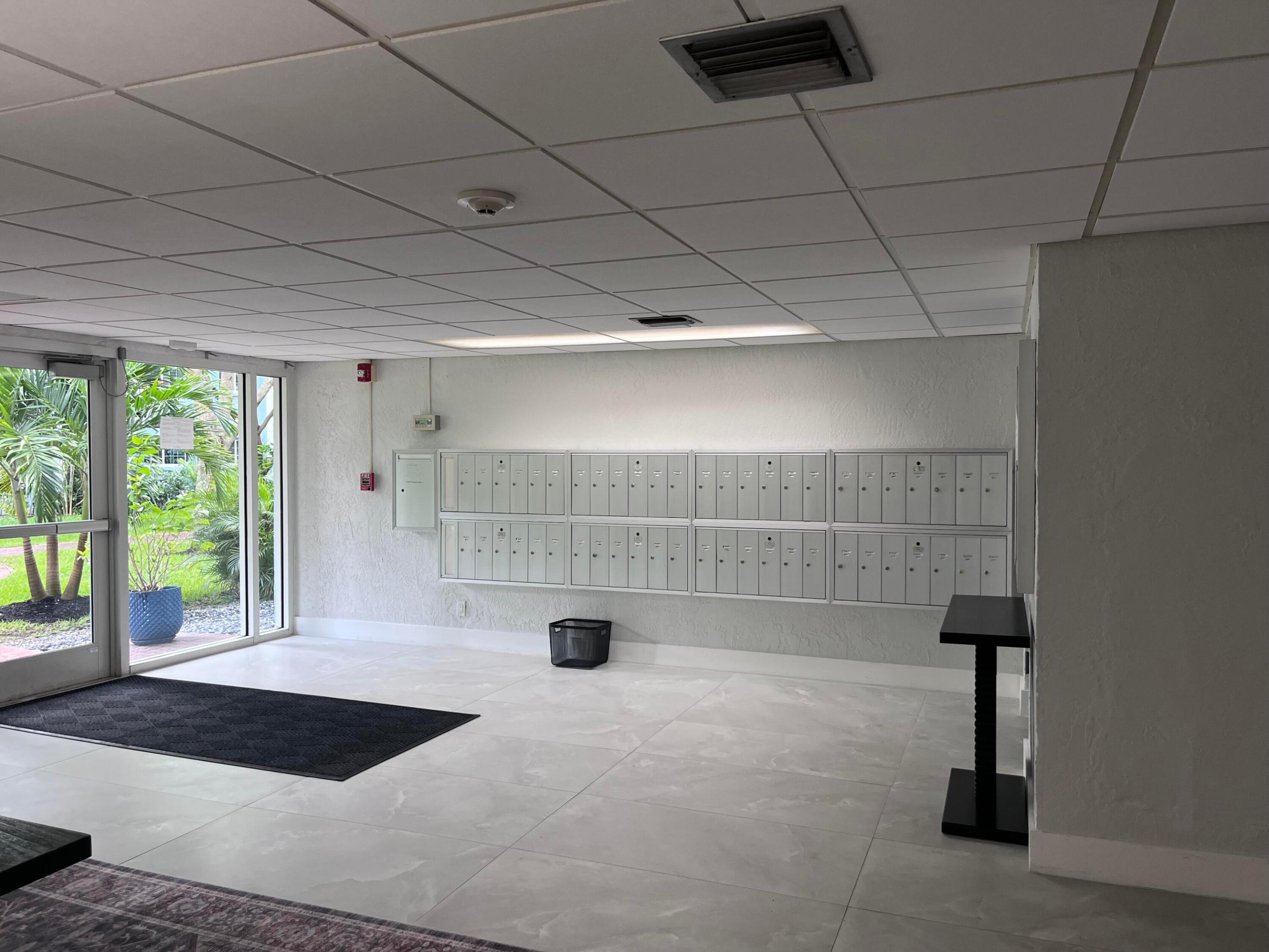 RIVER MANOR - Residential