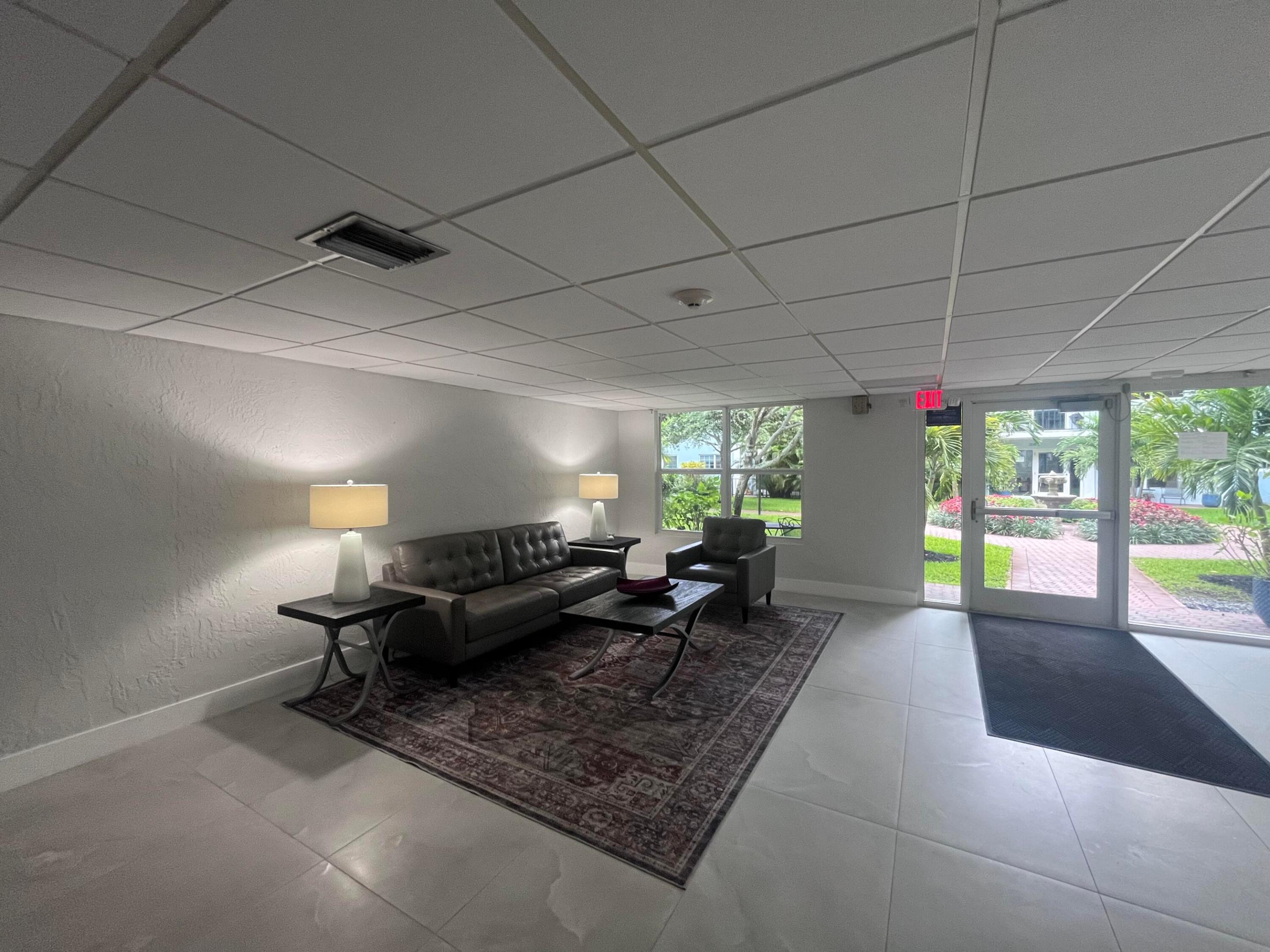 RIVER MANOR - Residential