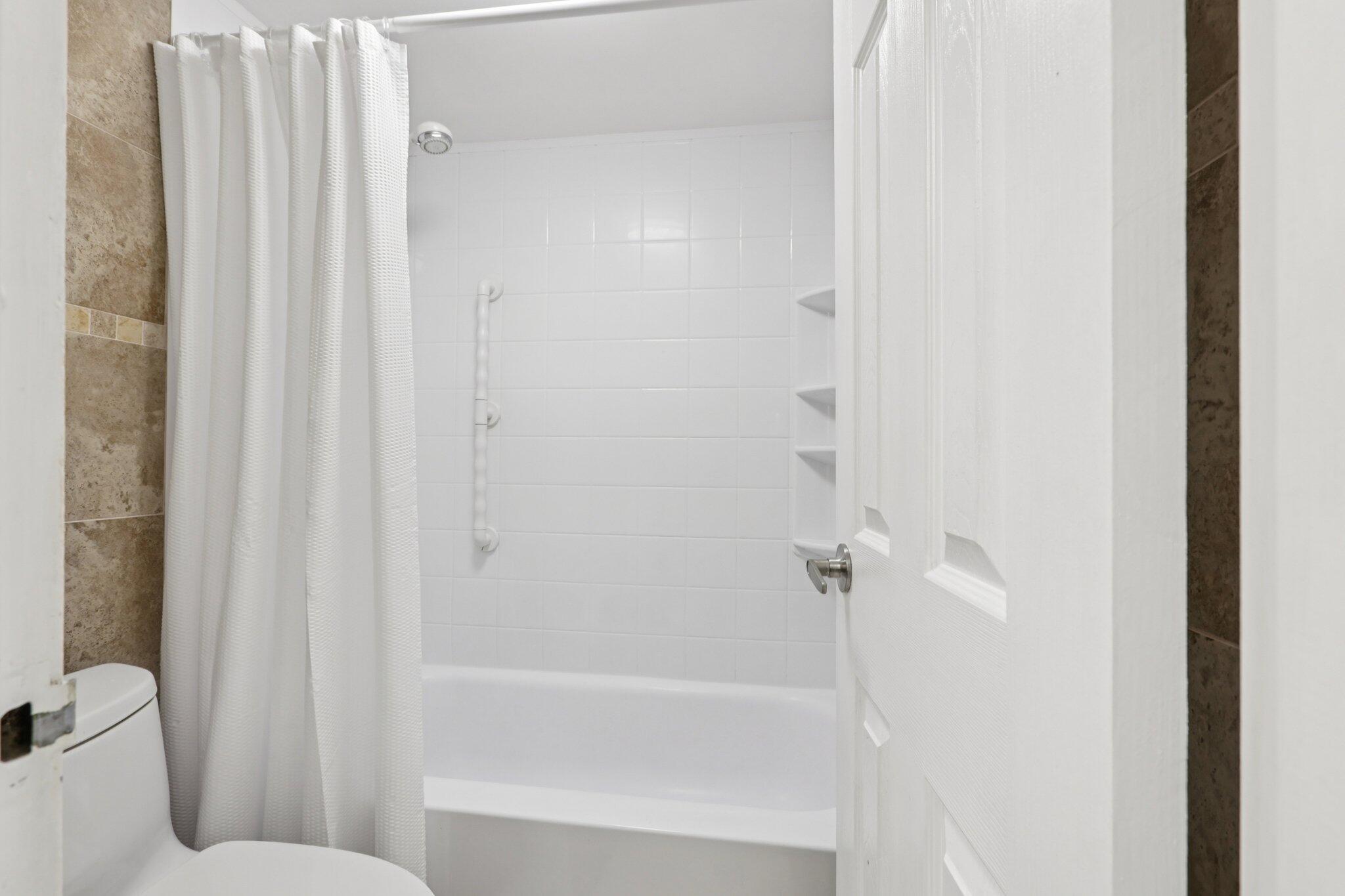 RIVER MANOR - Residential