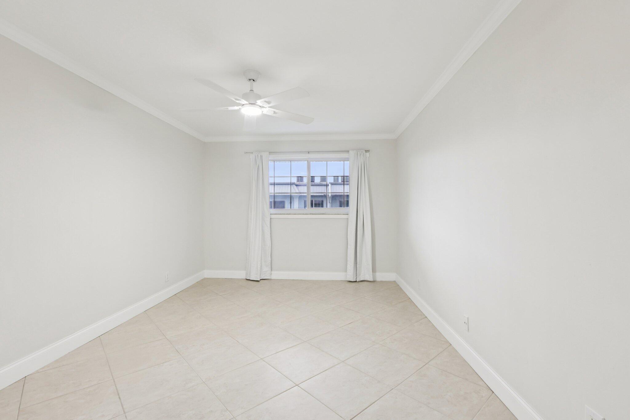 RIVER MANOR - Residential