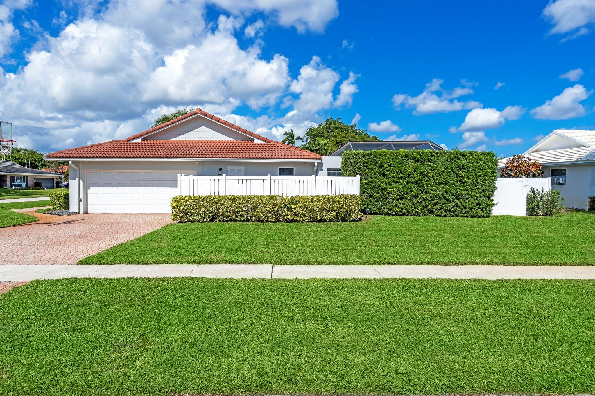640 SW 74th Ter