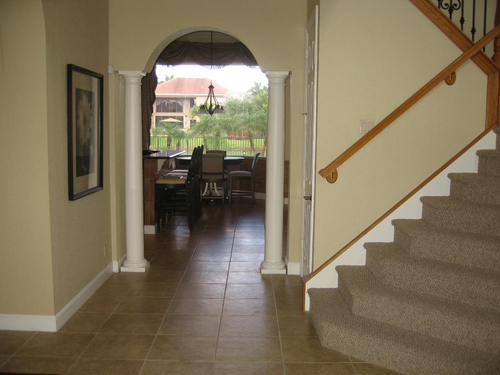 VERSAILLES - Residential Lease