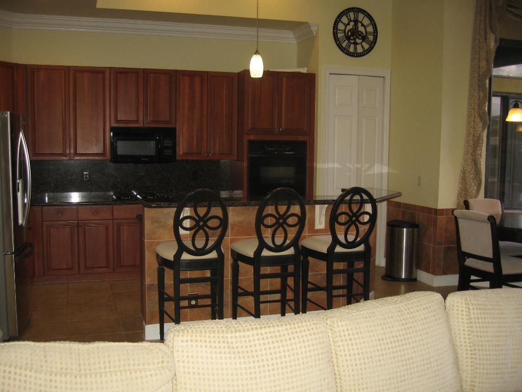 VERSAILLES - Residential Lease