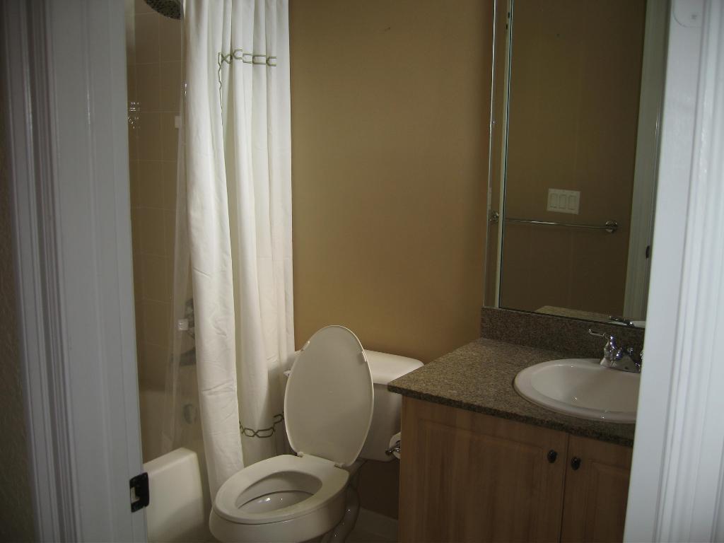 VERSAILLES - Residential Lease