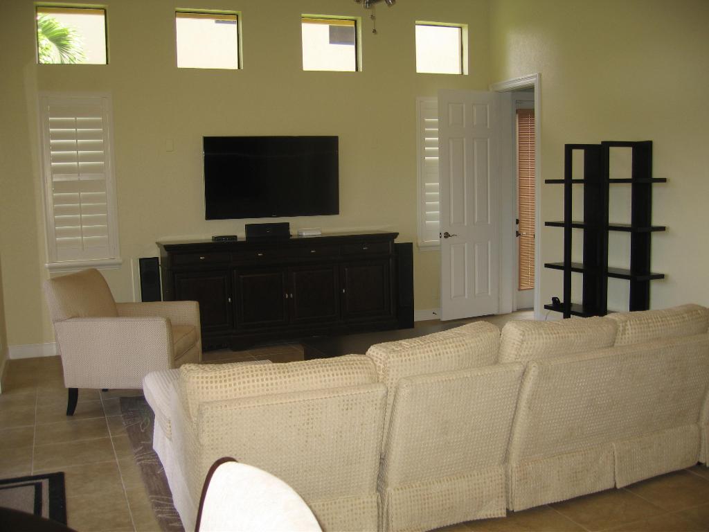 VERSAILLES - Residential Lease