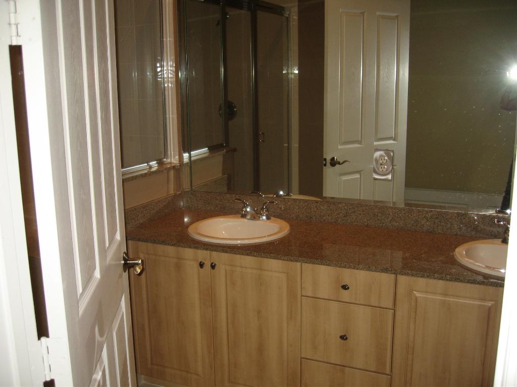 VERSAILLES - Residential Lease