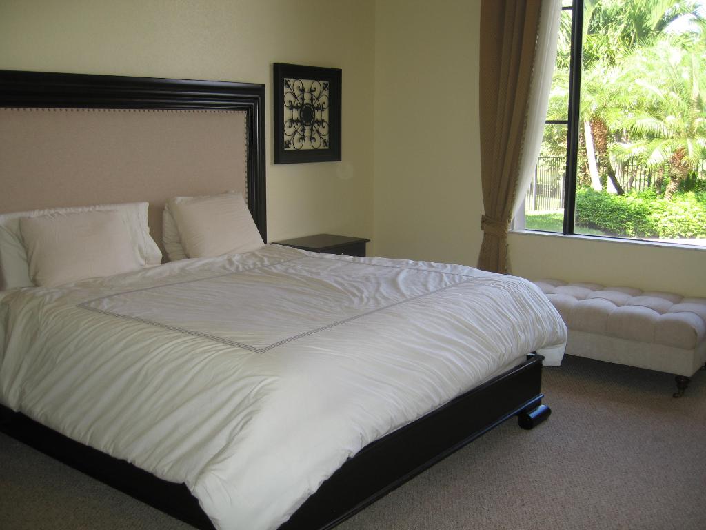 VERSAILLES - Residential Lease