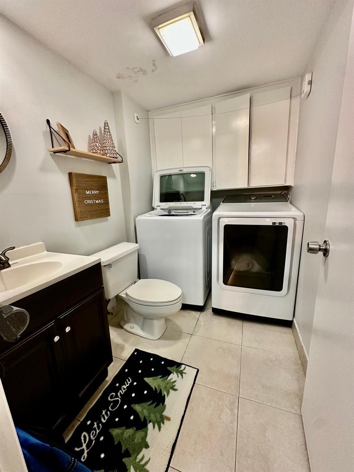 SHERWOOD LAKES - Residential