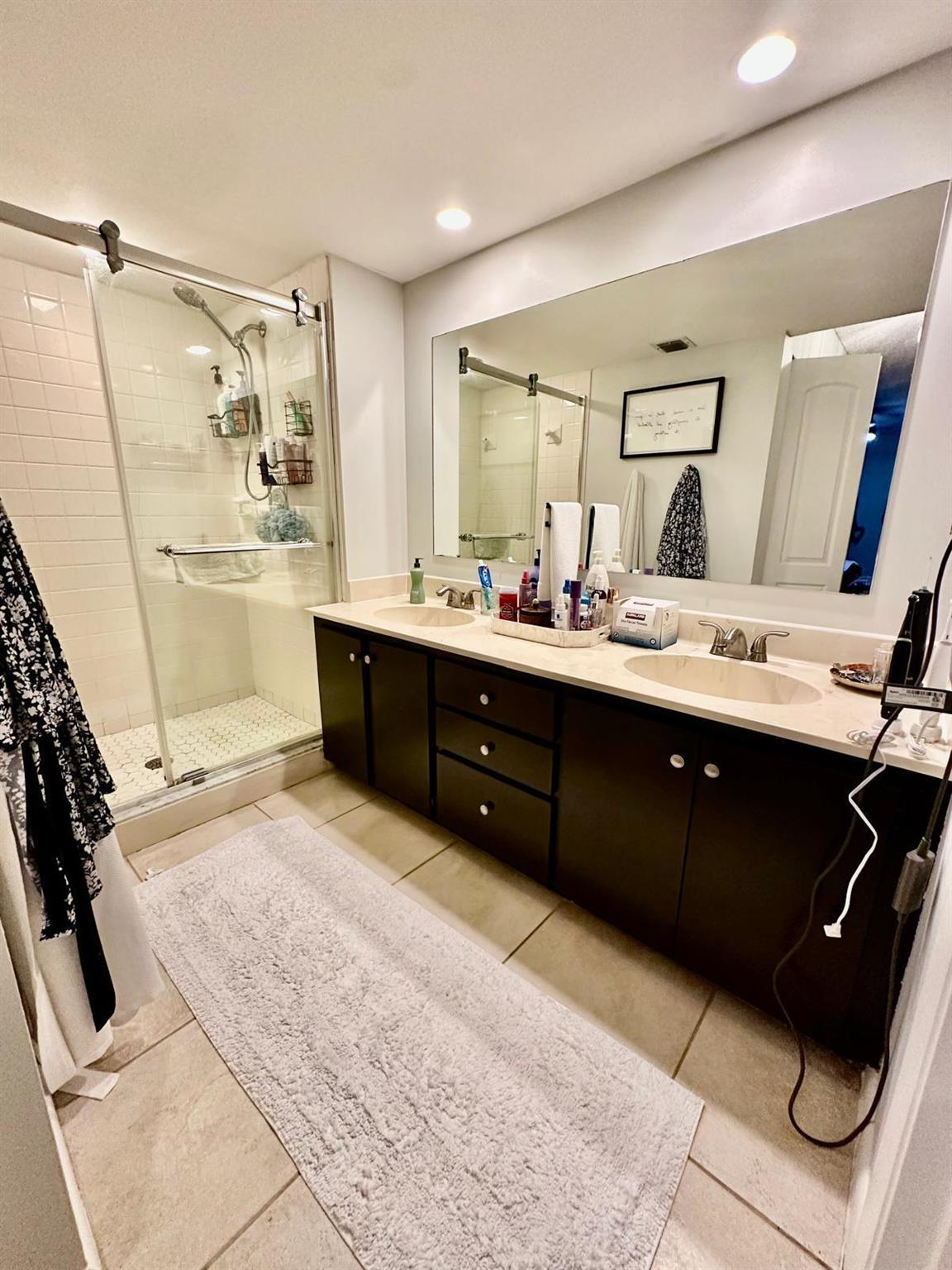 SHERWOOD LAKES - Residential