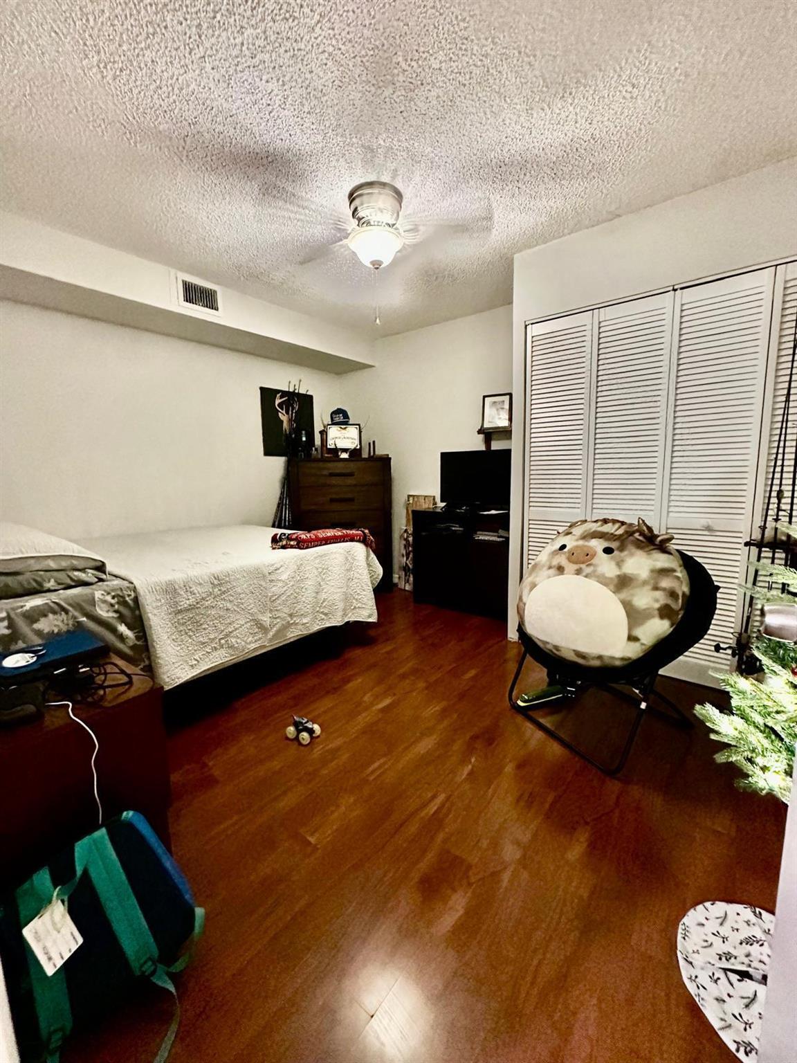 SHERWOOD LAKES - Residential