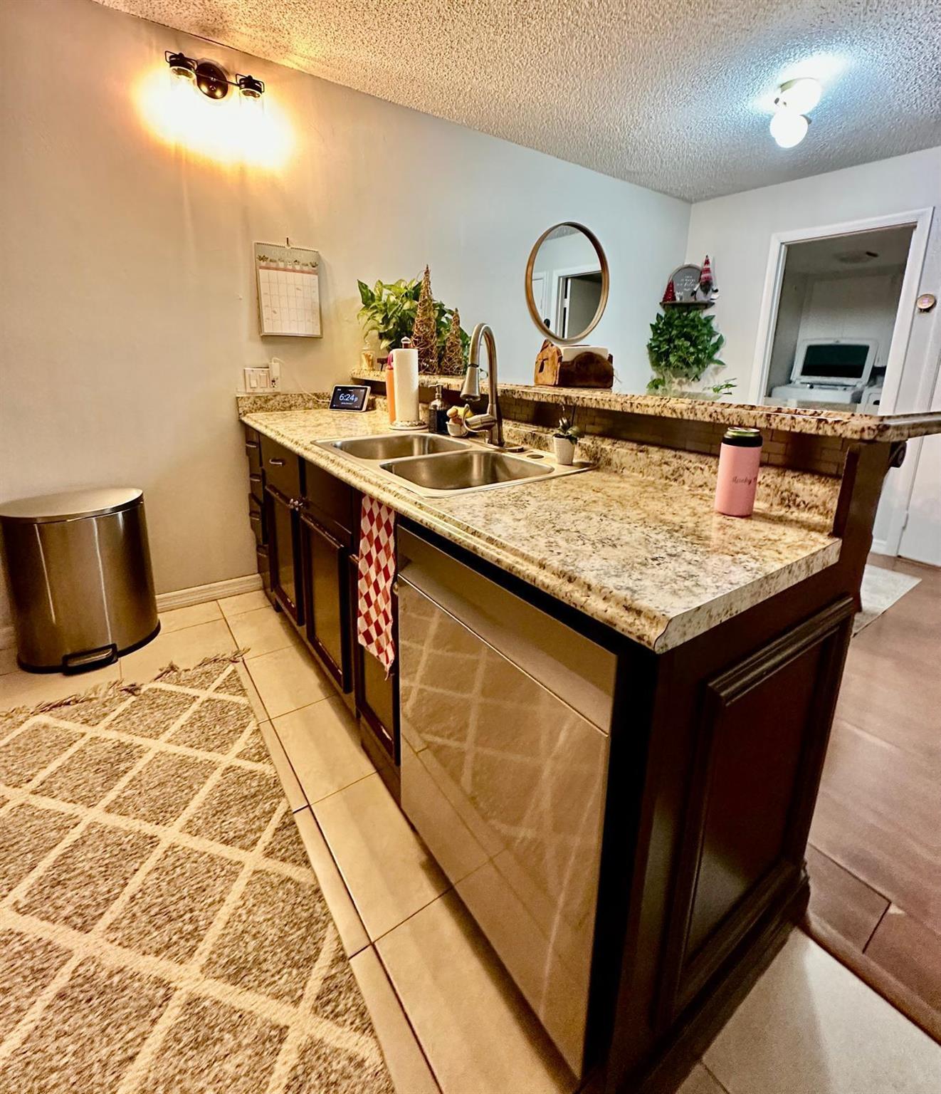 SHERWOOD LAKES - Residential