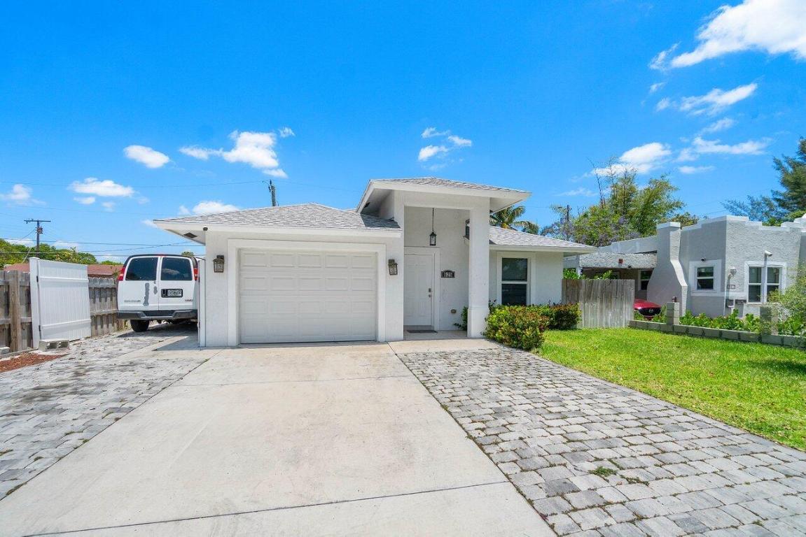 625 Forest Hill Boulevard