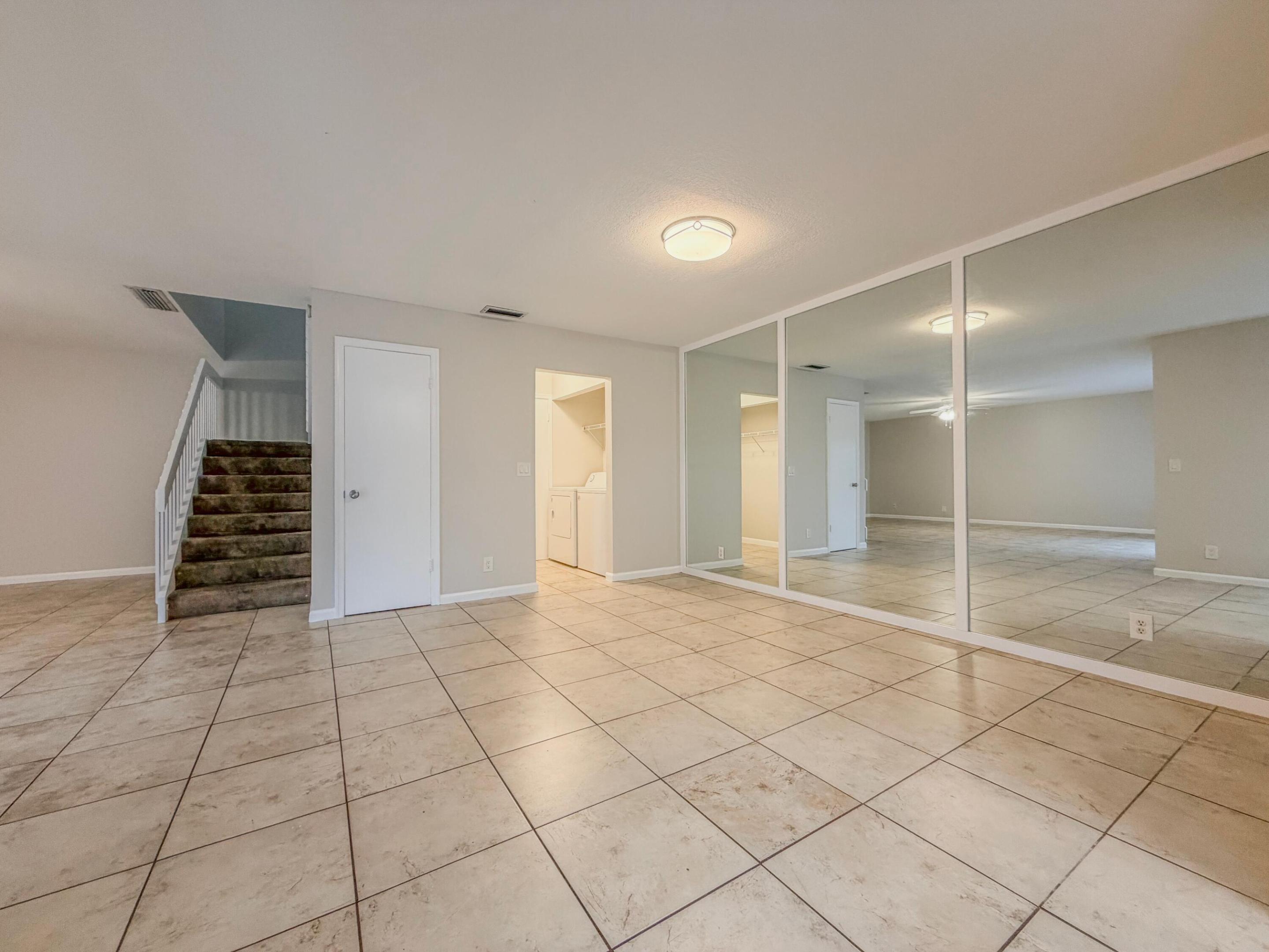 WOODSTOCK TWNHS - Residential Lease