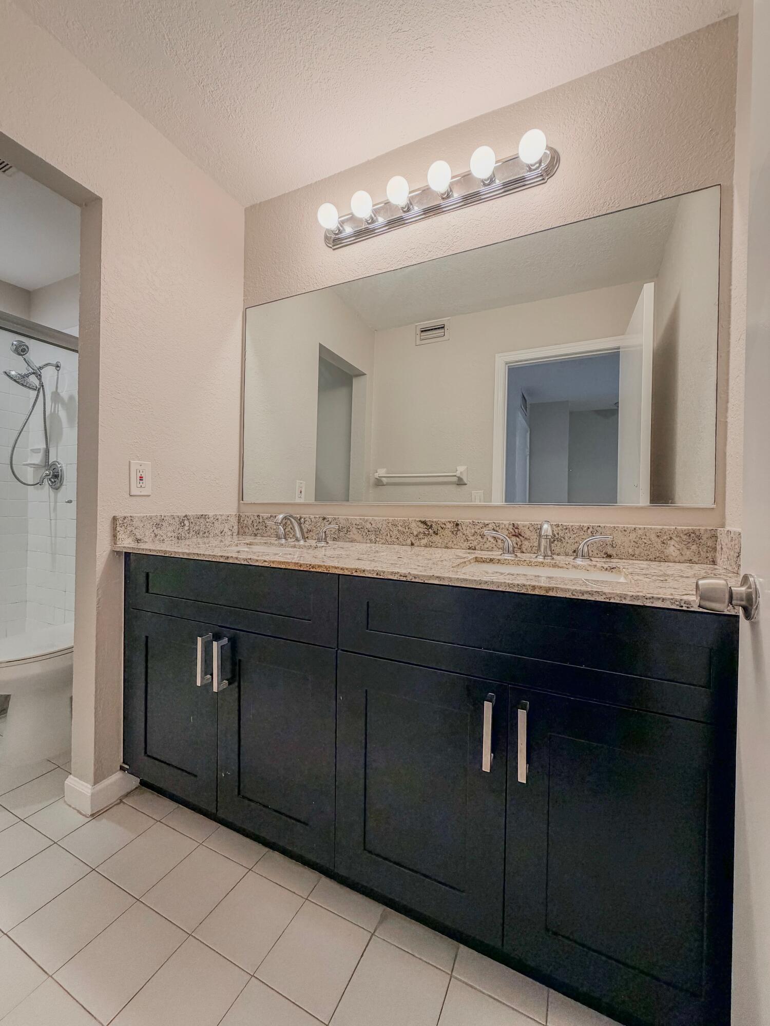 WOODSTOCK TWNHS - Residential Lease