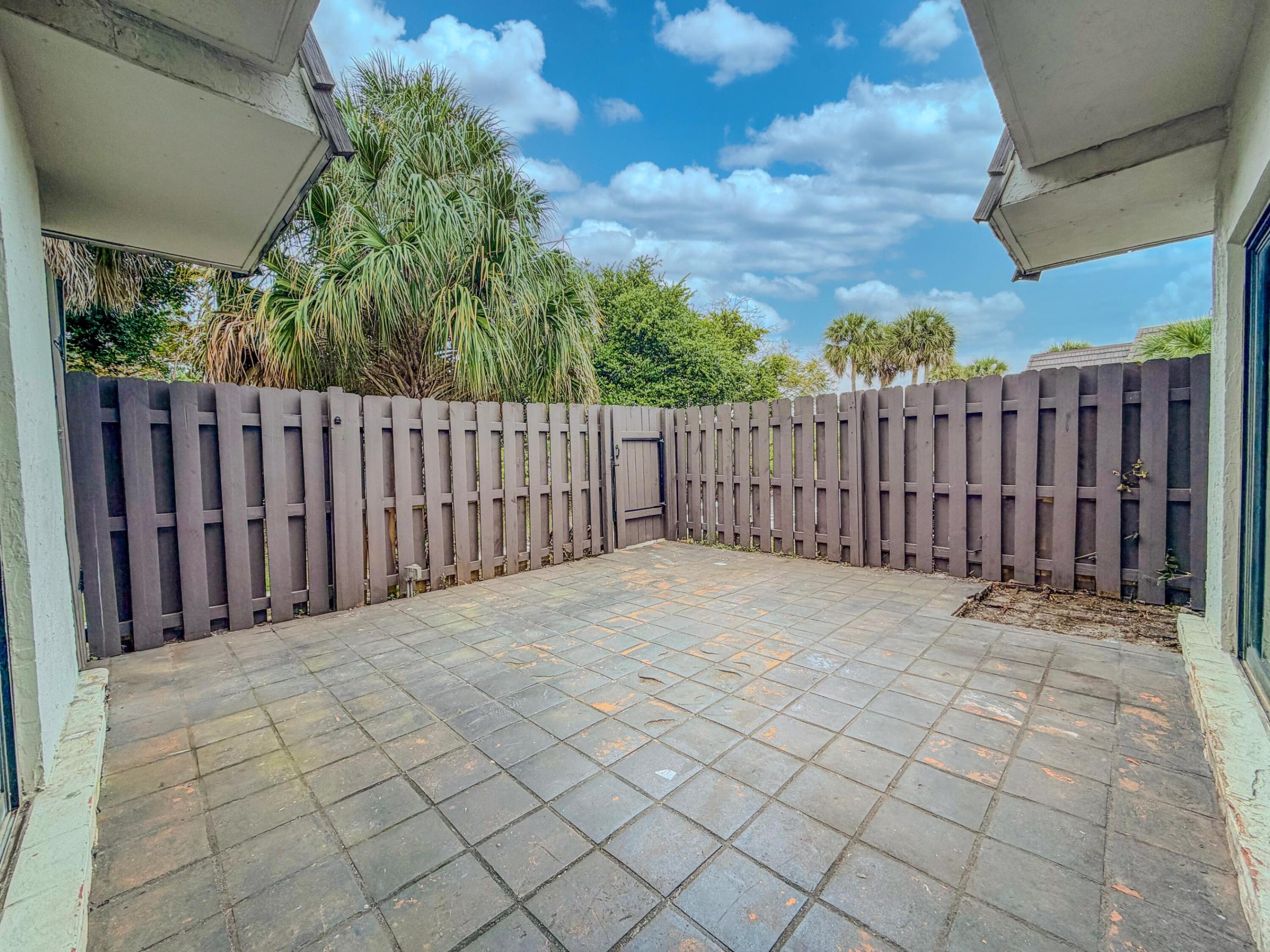 1913 N Congress Avenue