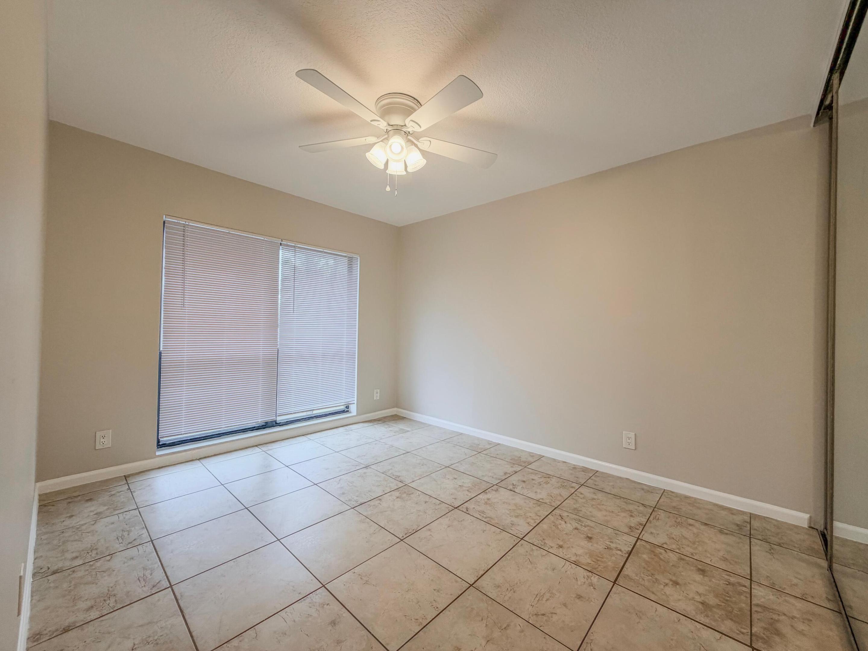 WOODSTOCK TWNHS - Residential Lease