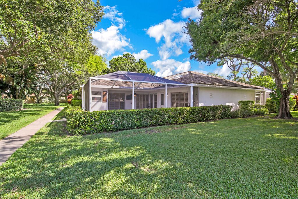 Photo of 6804 Geminata Oak Court, Palm Beach Gardens, FL 33410 (MLS # R10801326)