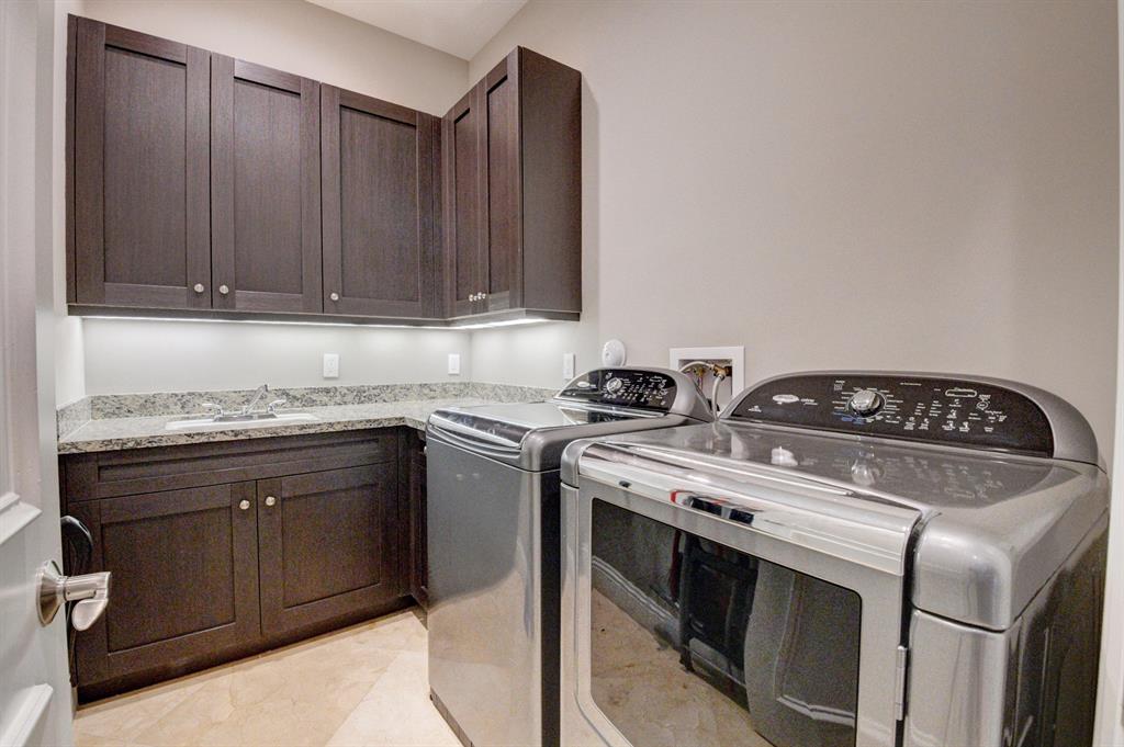 THE BRIDGES - Residential