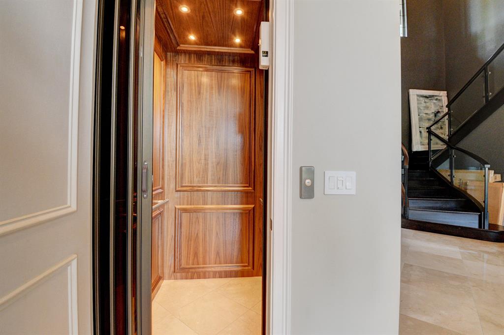 THE BRIDGES - Residential