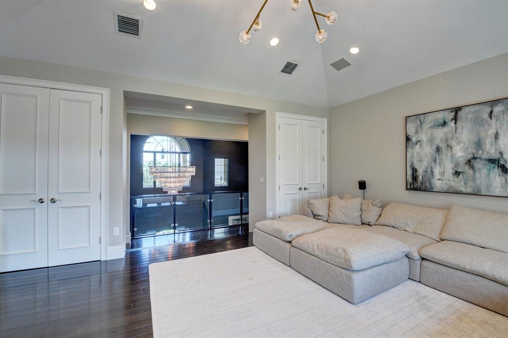 THE BRIDGES - Residential