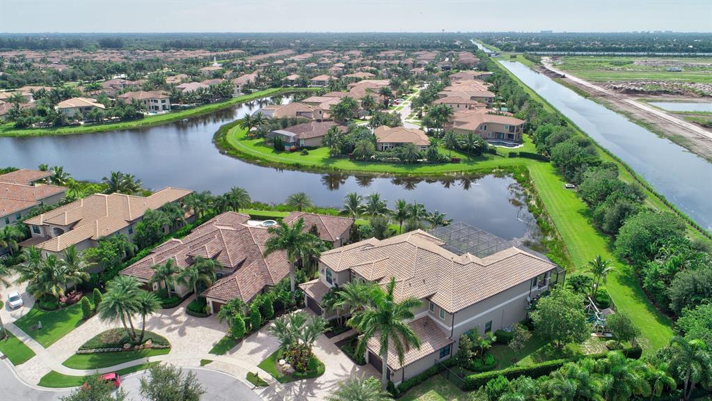 THE BRIDGES - Residential