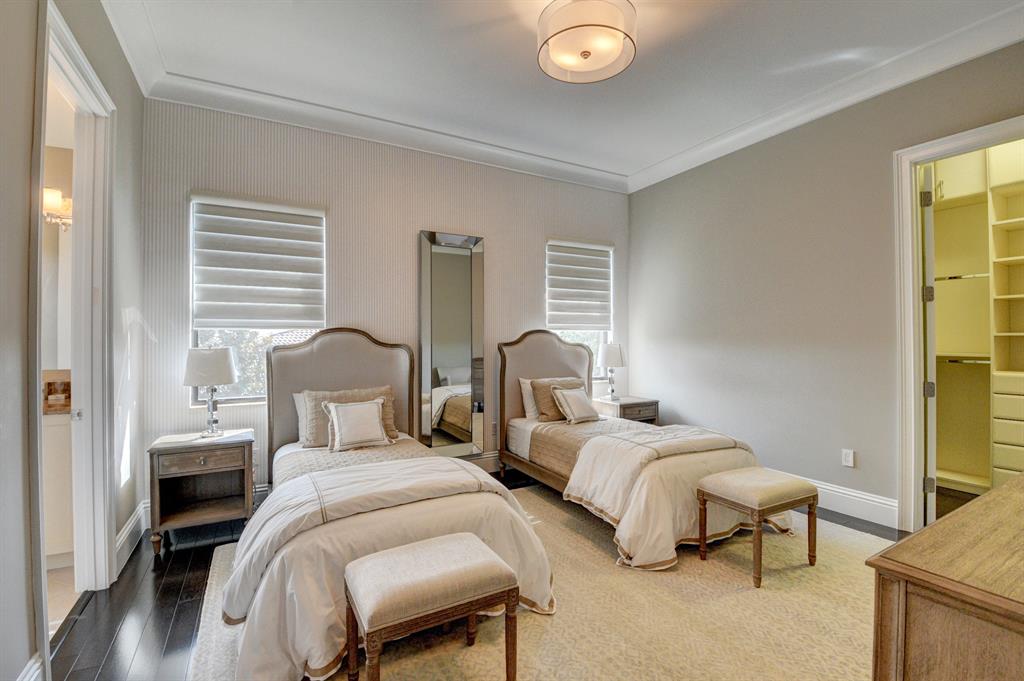 THE BRIDGES - Residential