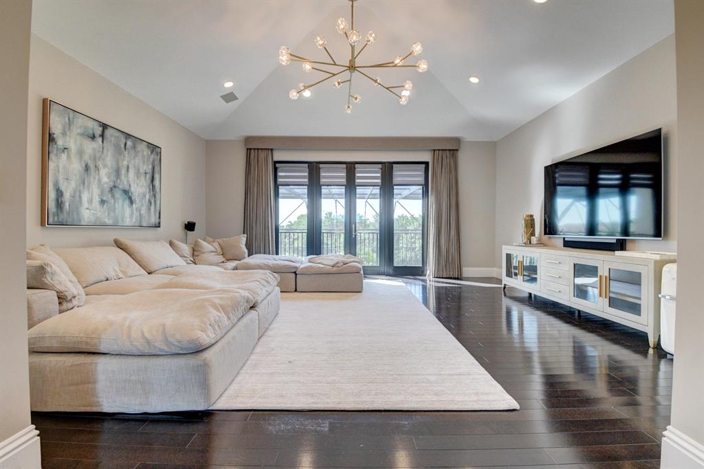 THE BRIDGES - Residential