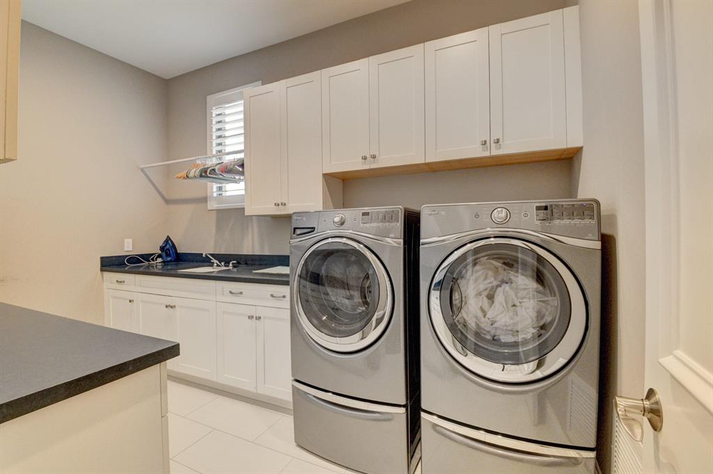 THE BRIDGES - Residential