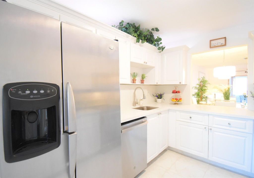 Photo of 5474 Privet Place #B, Delray Beach, FL 33484 (MLS # R11135441)
