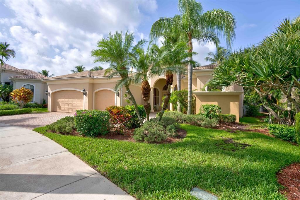 Photo of 217 Via Emilia, Palm Beach Gardens, FL 33418 (MLS # R10818024)