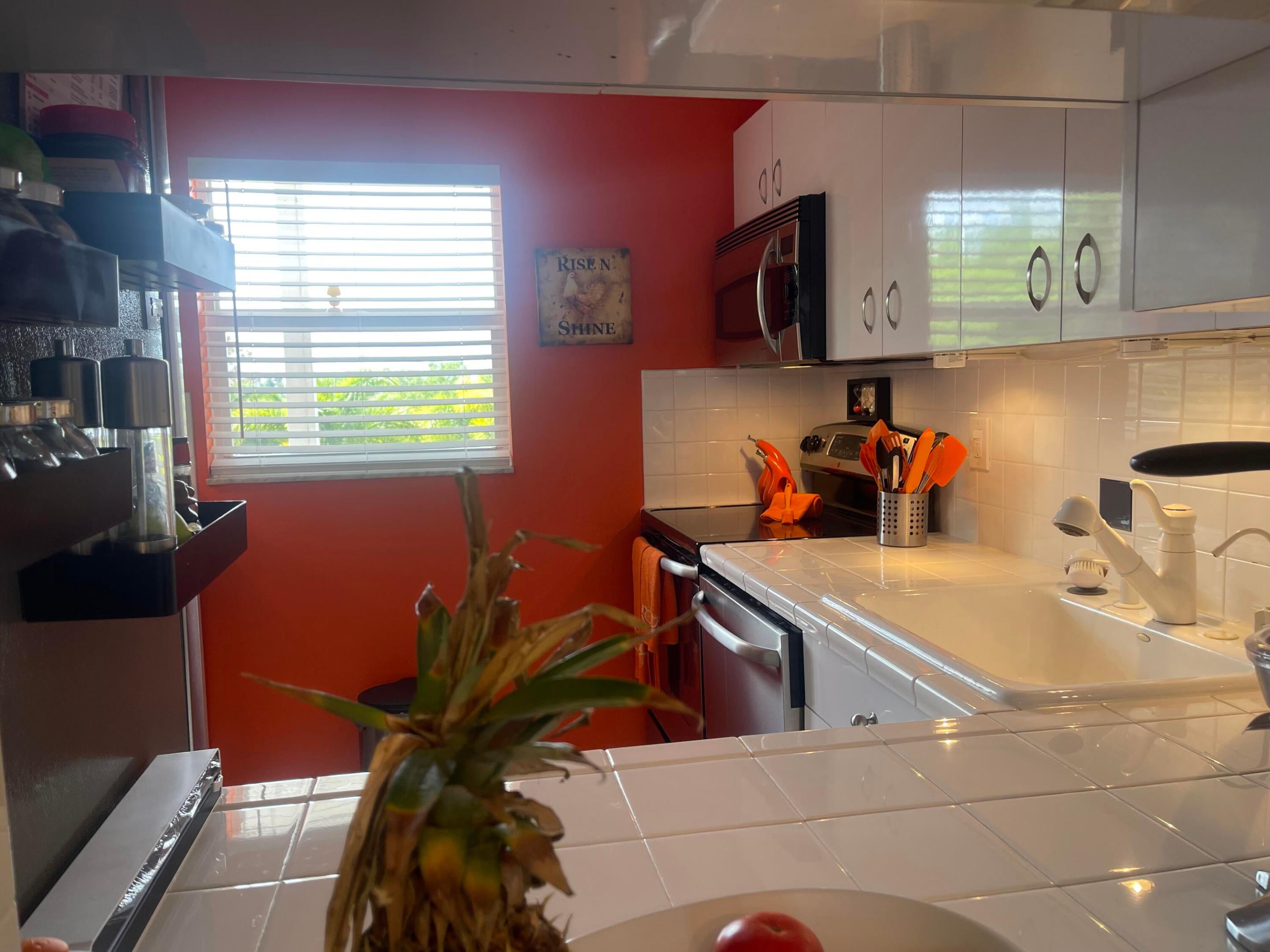 NATURA CONDO NO 1 - Residential