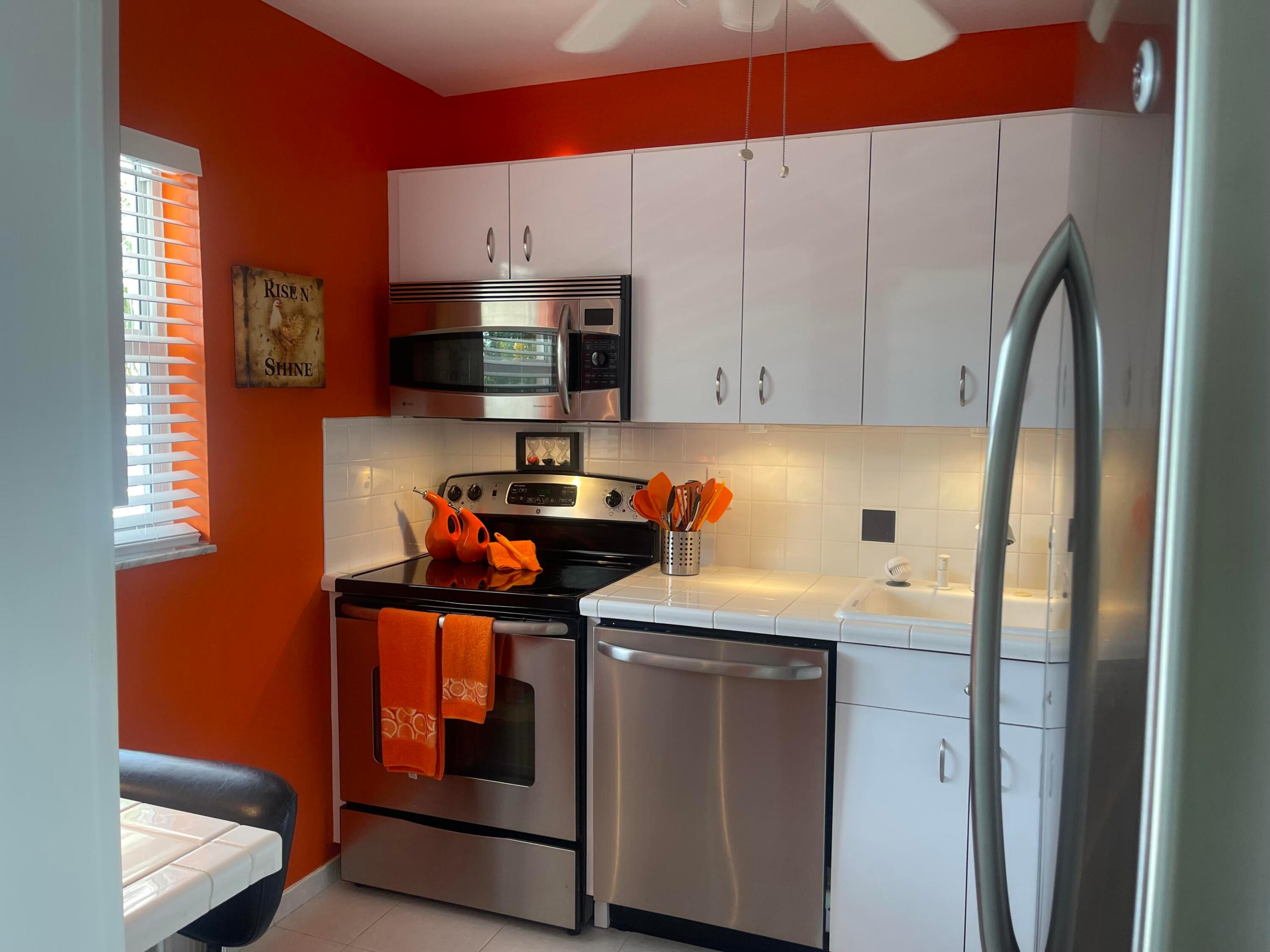 NATURA CONDO NO 1 - Residential