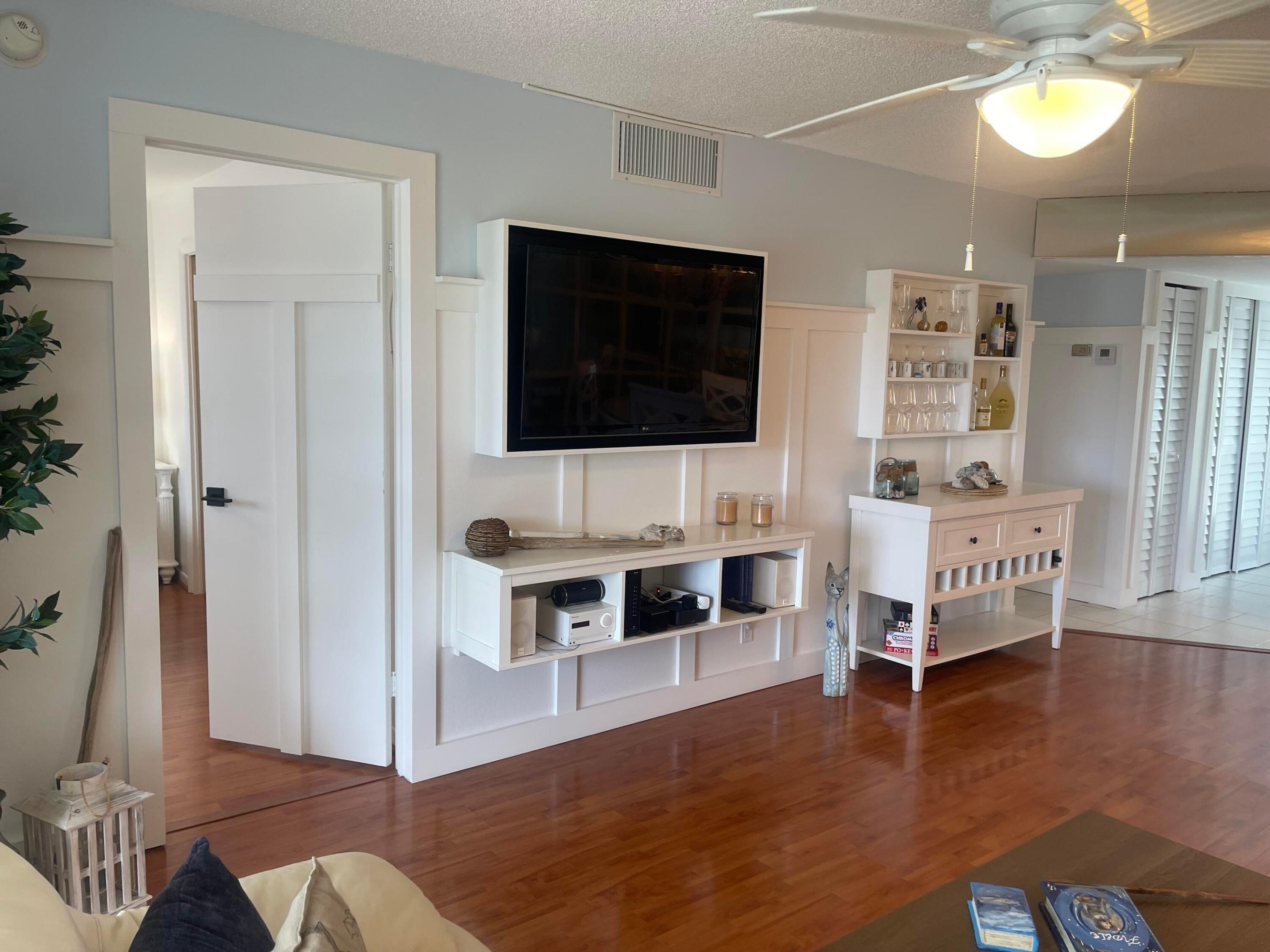 NATURA CONDO NO 1 - Residential